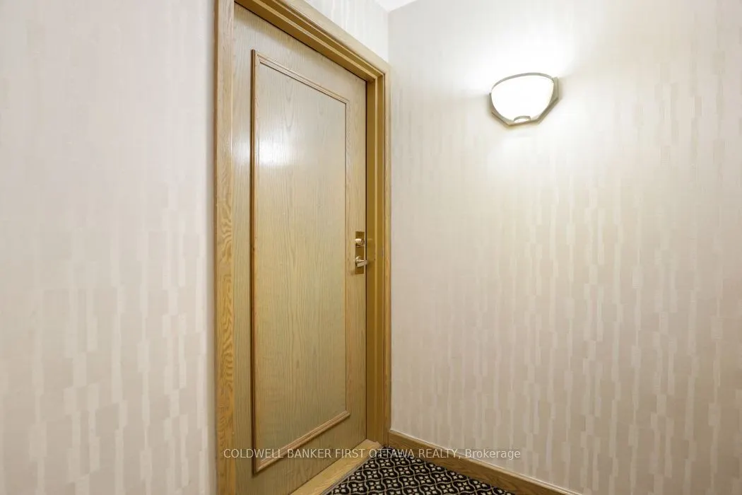 939 North River Road, #303