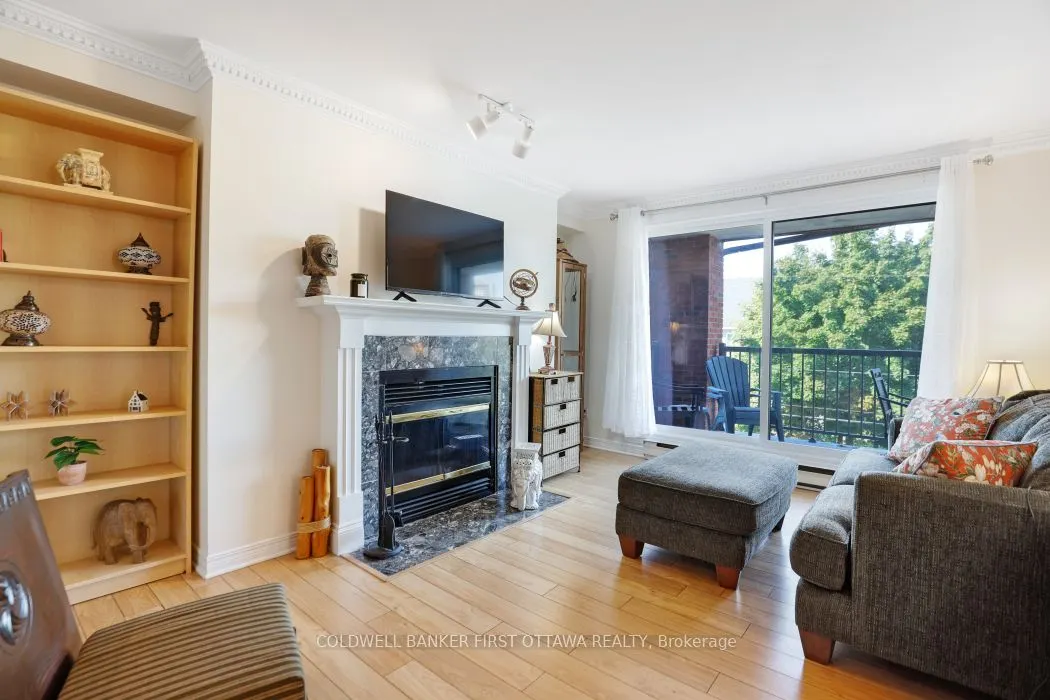 939 North River Road, #303
