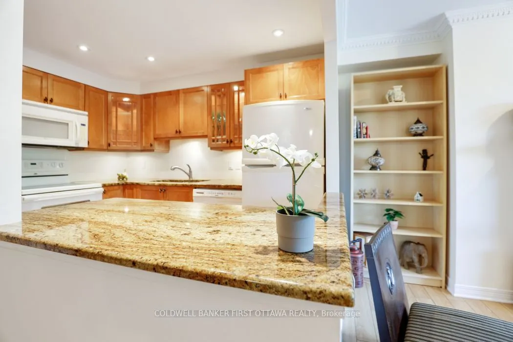 939 North River Road, #303