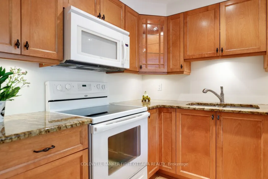 939 North River Road, #303