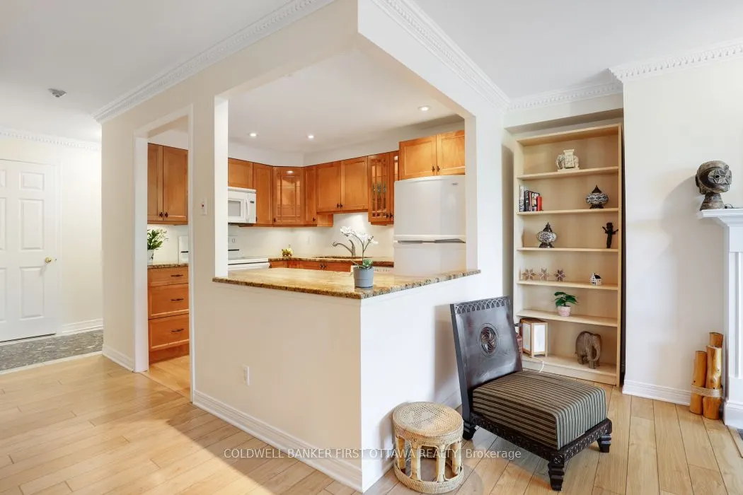 939 North River Road, #303