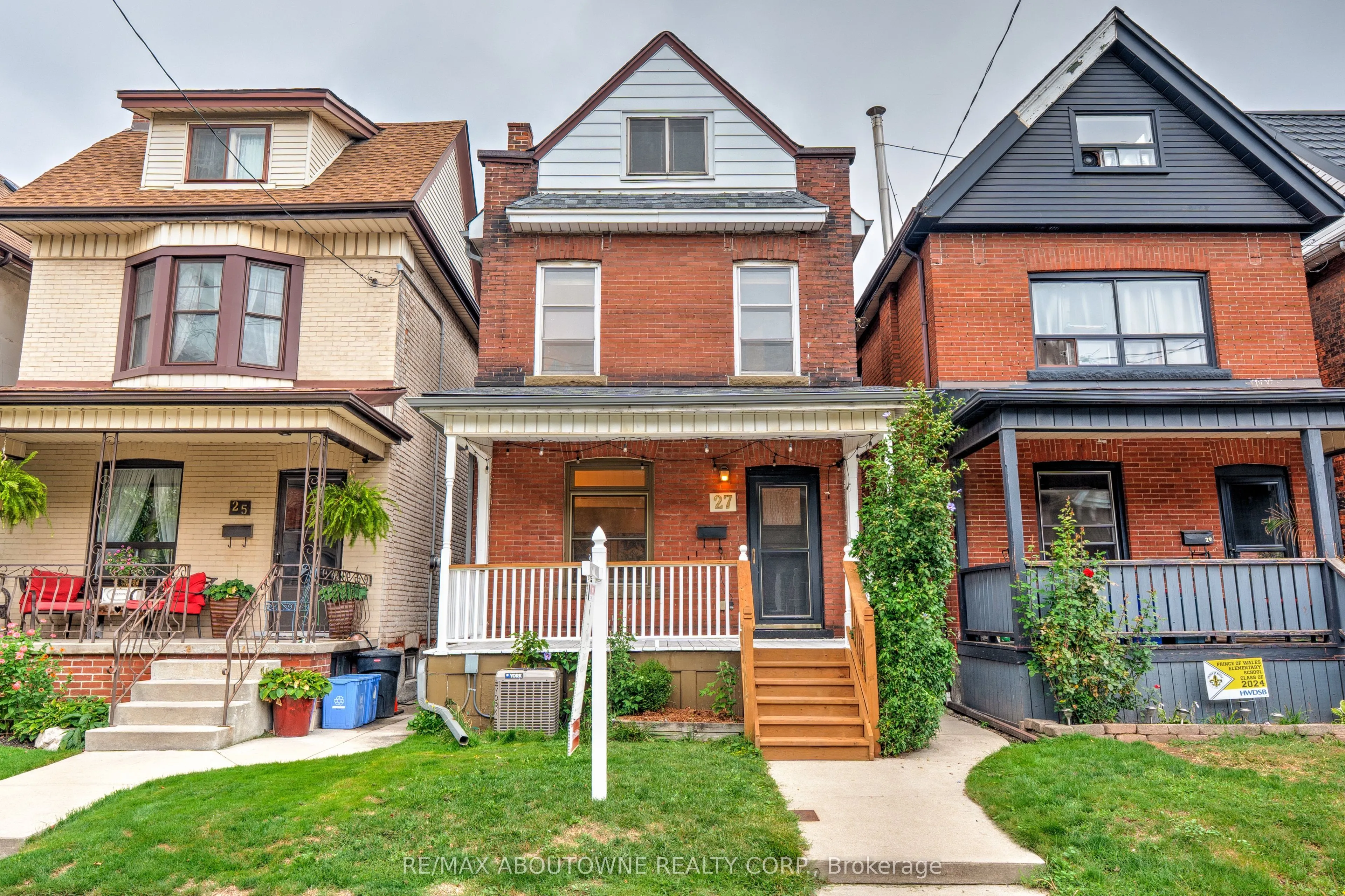 27 Garfield Avenue N