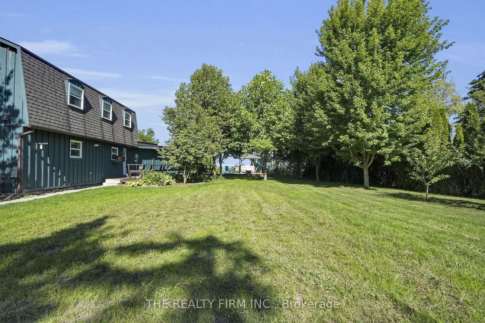 3692 Beverly Glen