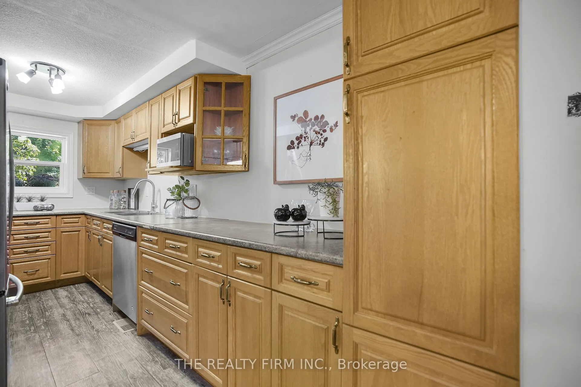 3692 Beverly Glen