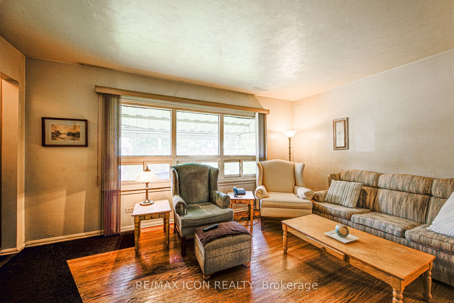 105 Lorne Crescent