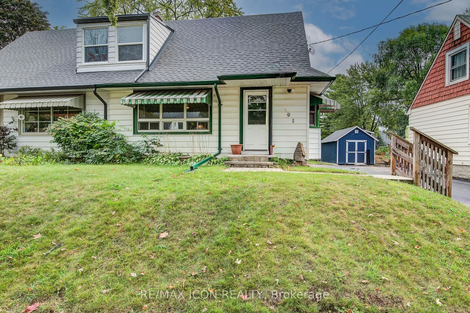 105 Lorne Crescent