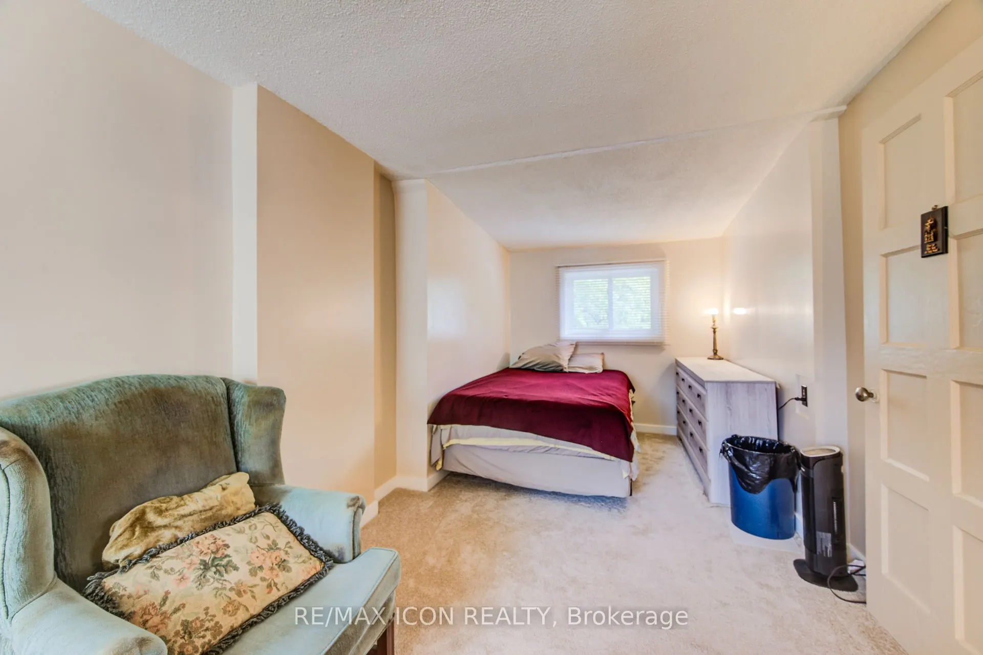 105 Lorne Crescent
