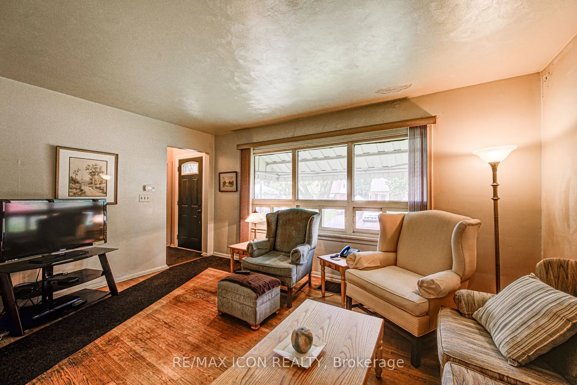 105 Lorne Crescent