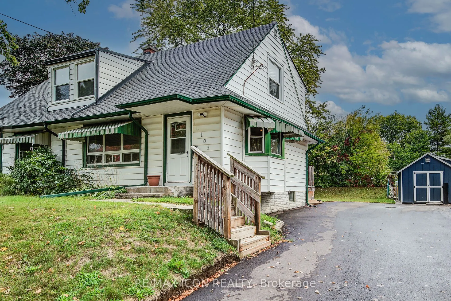 105 Lorne Crescent
