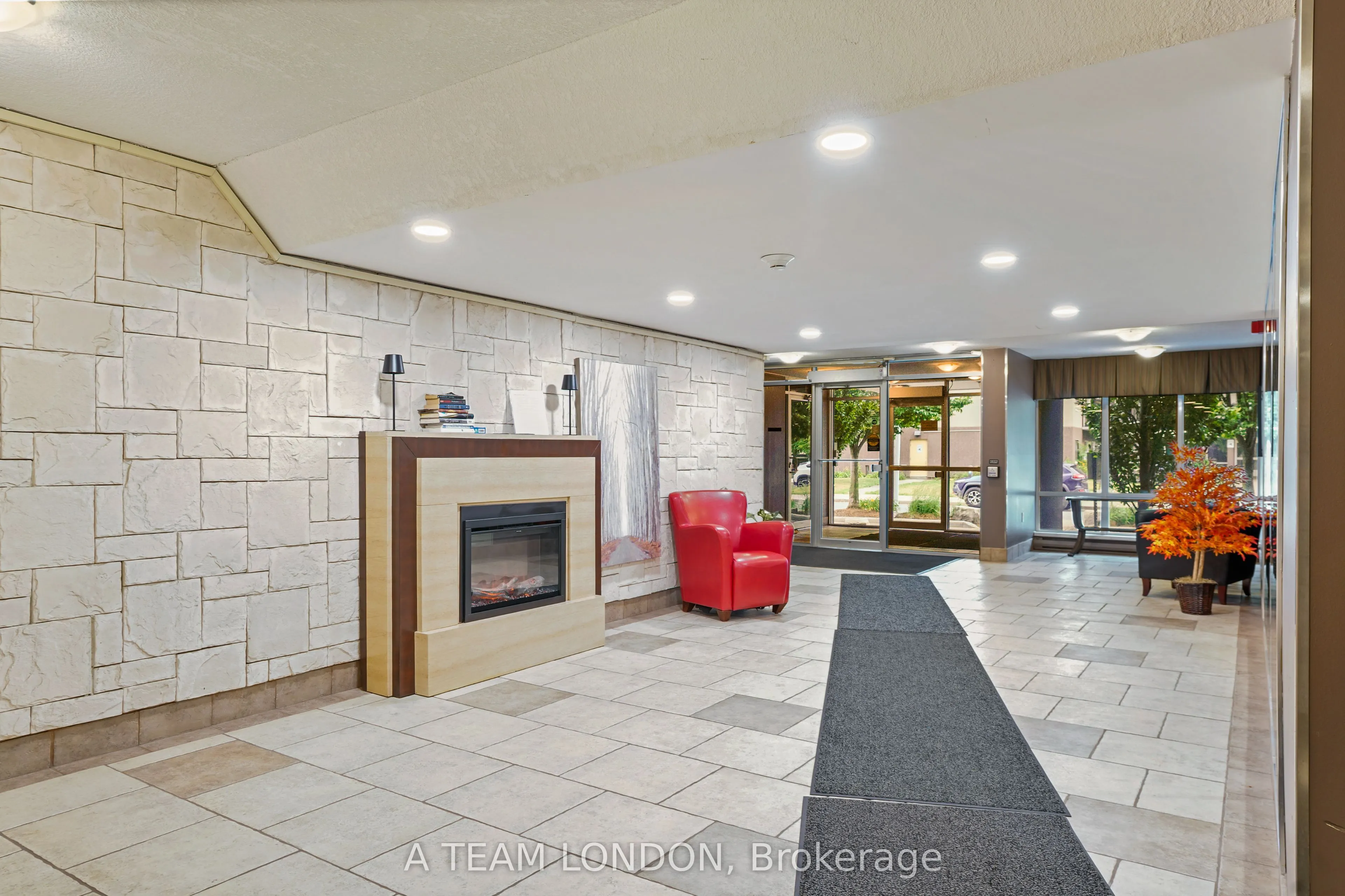 155 KENT Street, #407