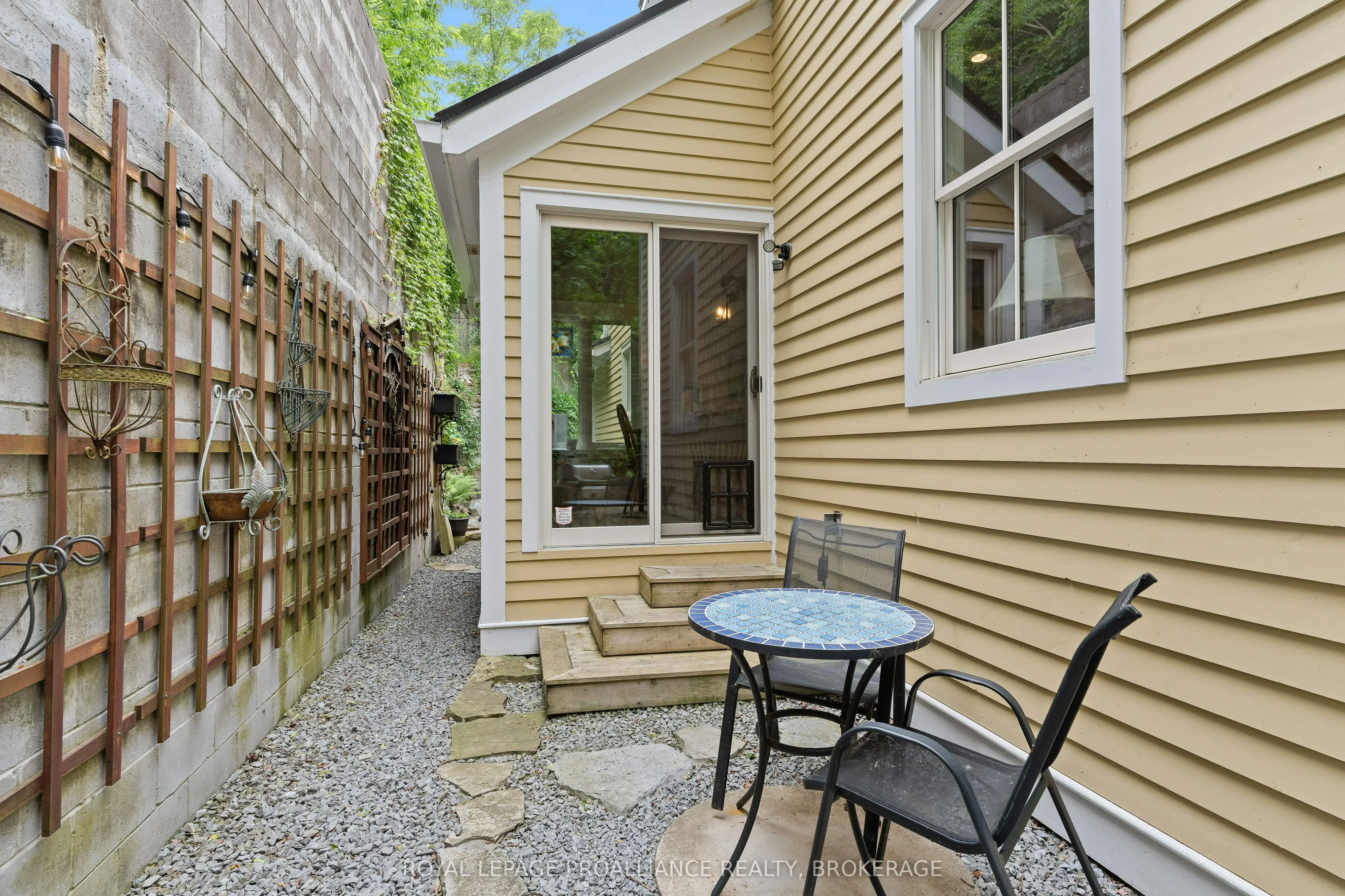 222 Green Bay Road