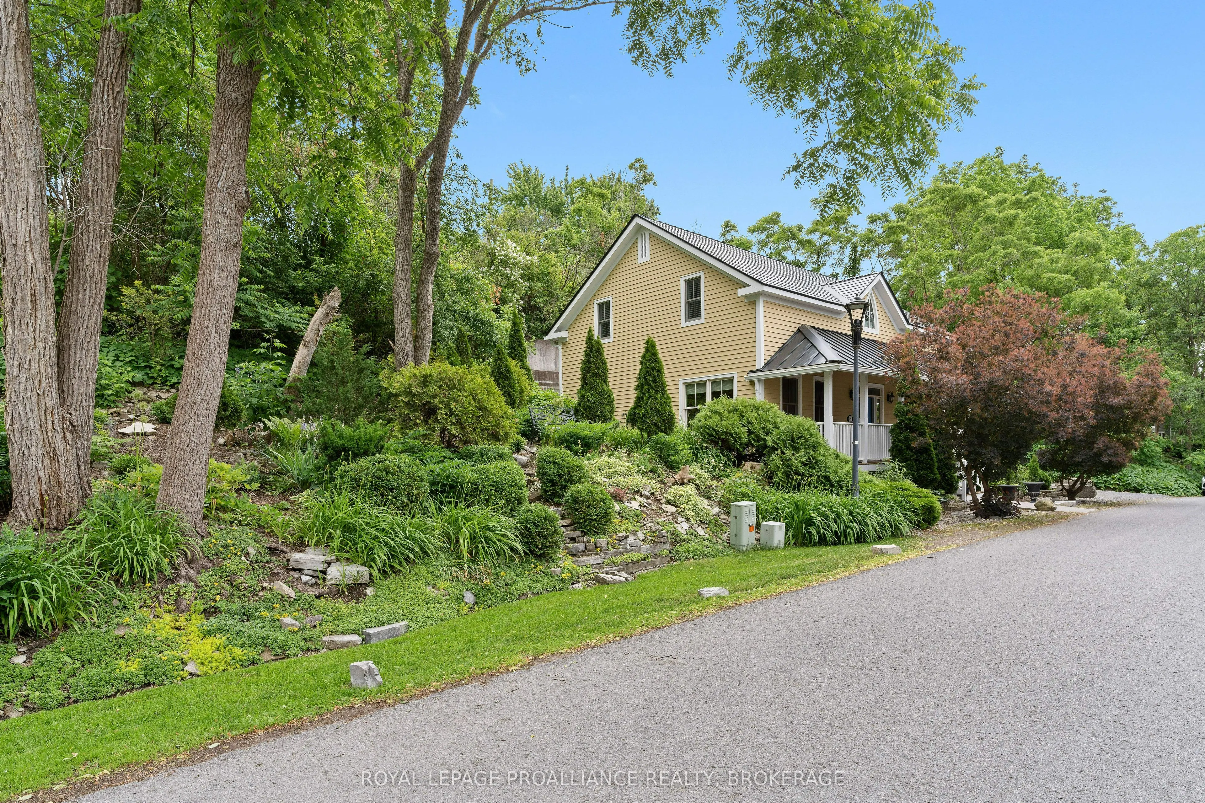 222 Green Bay Road