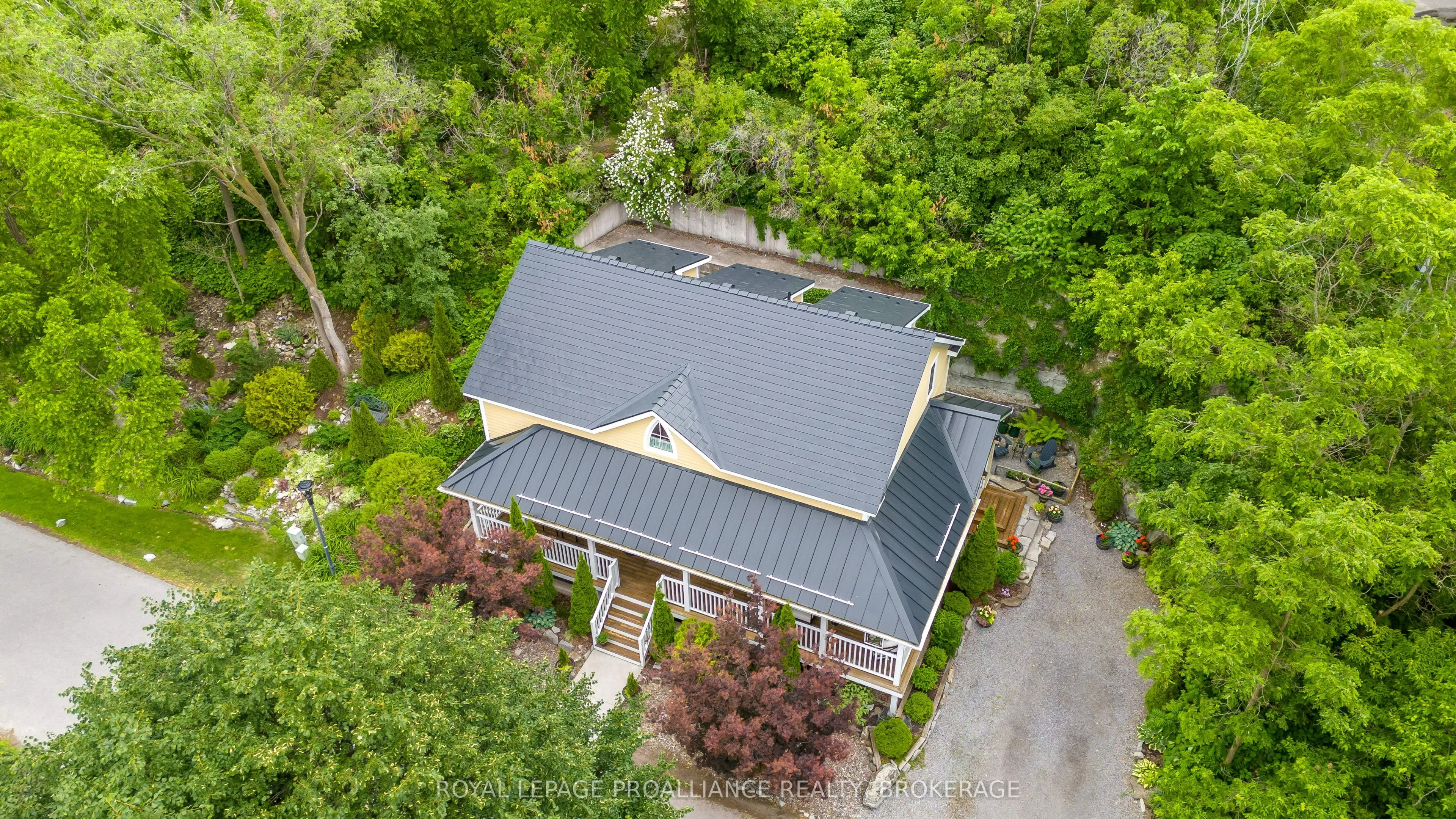 222 Green Bay Road