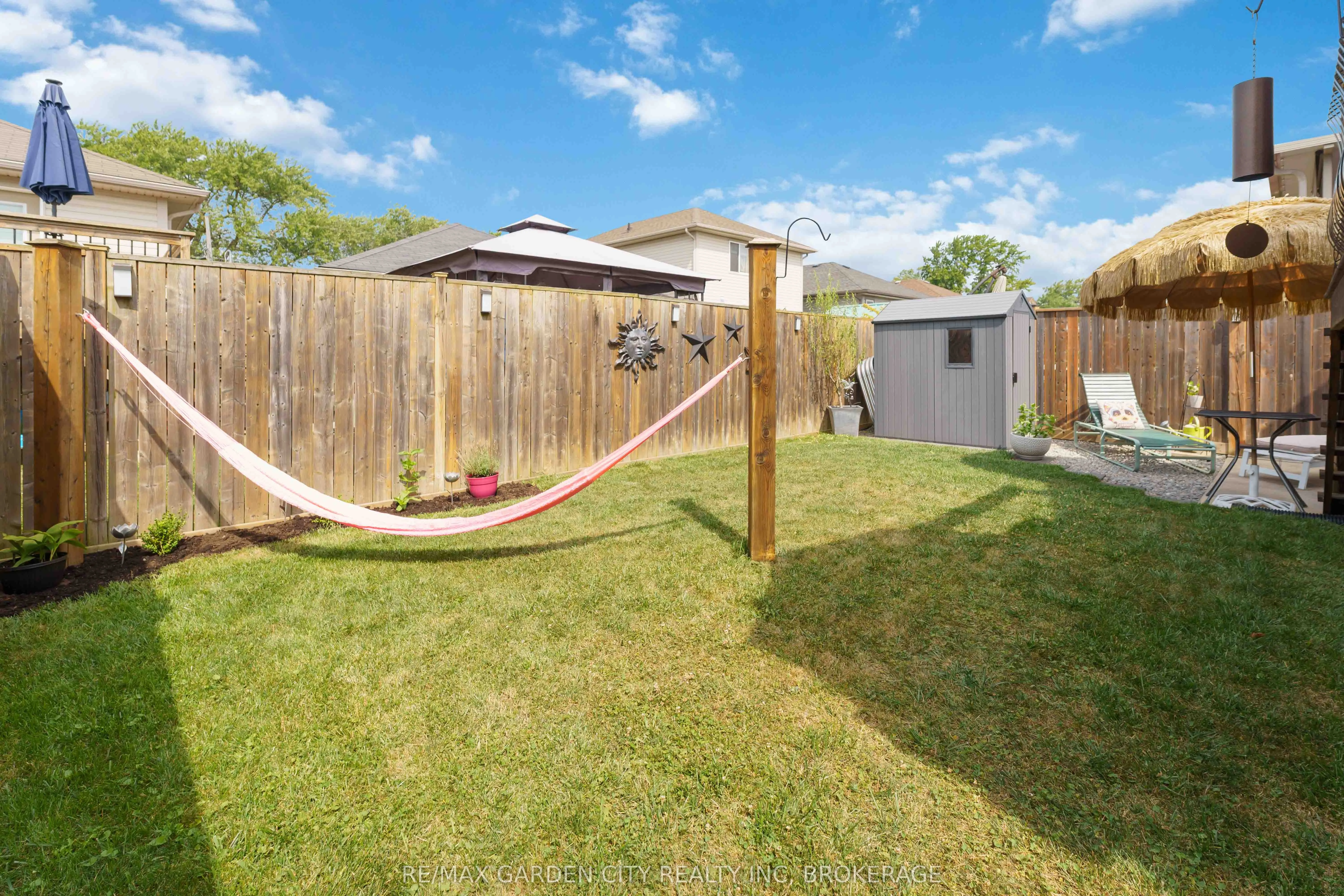 103 Scholfield Avenue S