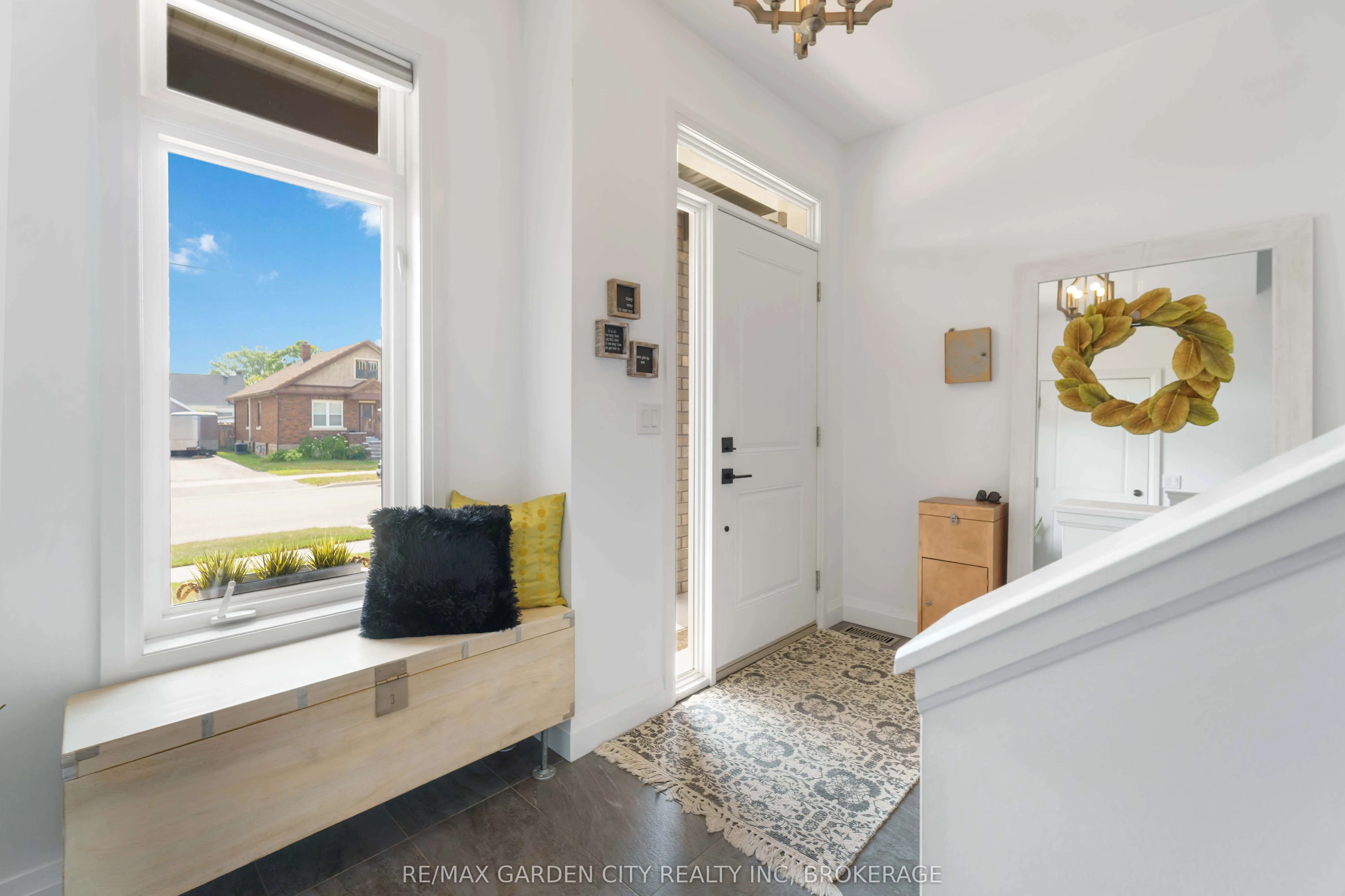 103 Scholfield Avenue S