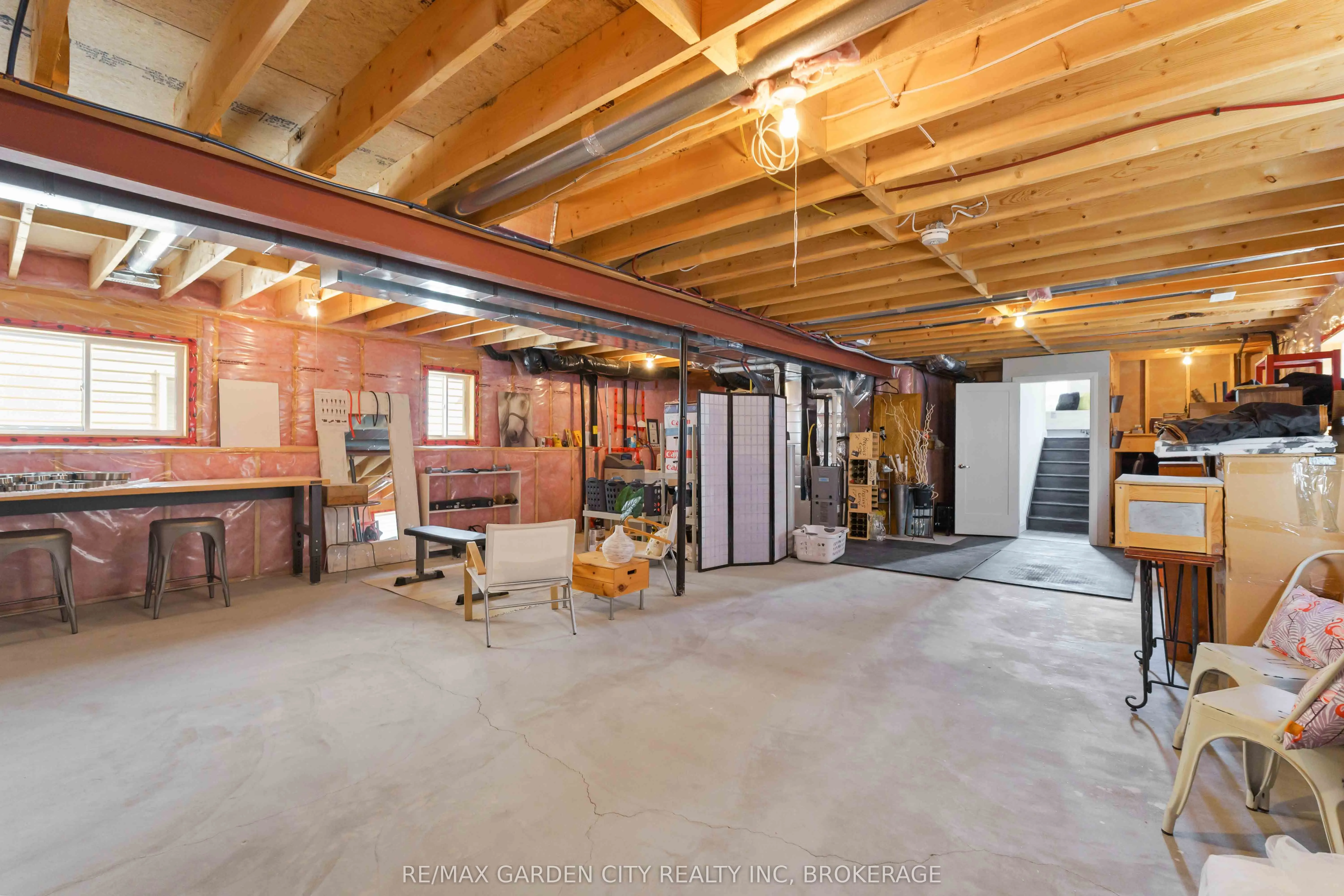 103 Scholfield Avenue S