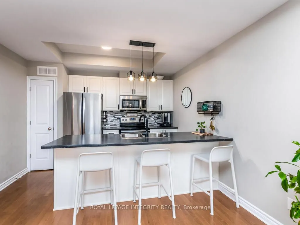 20 Fallengale Crescent W