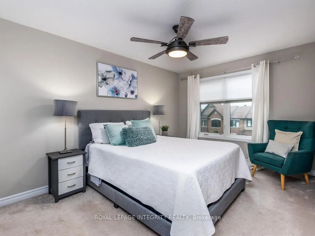 20 Fallengale Crescent W