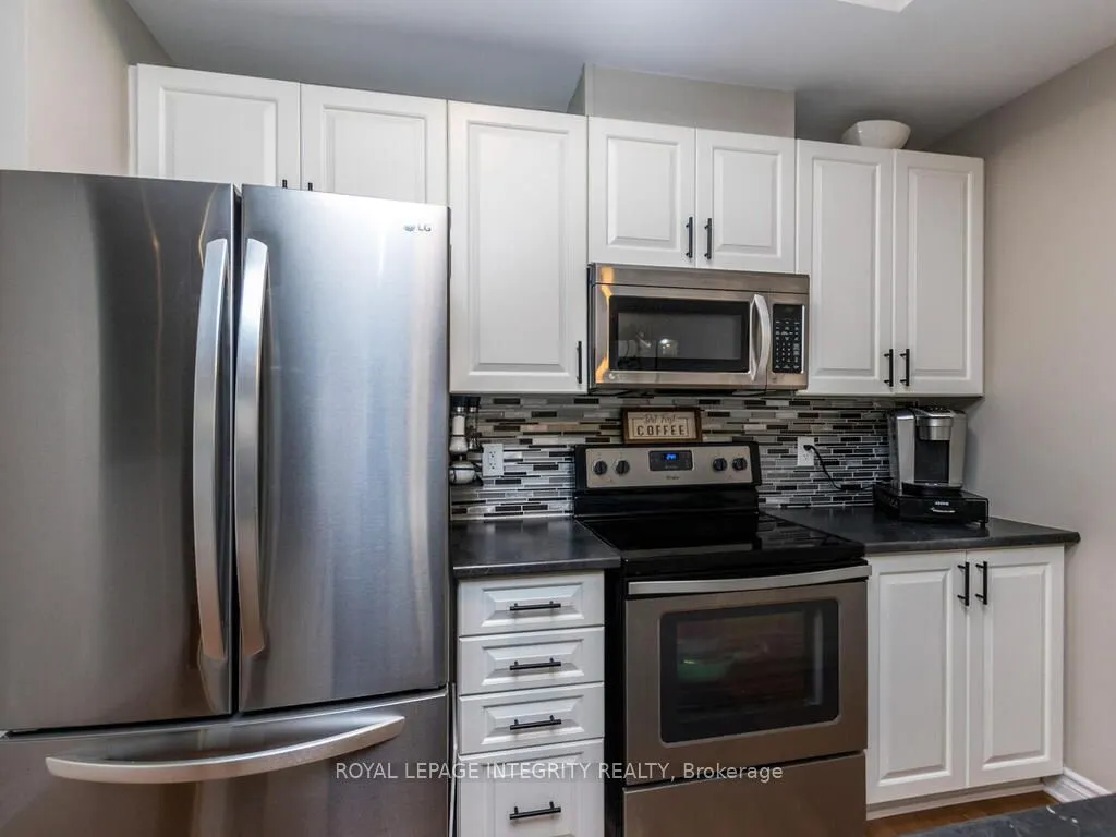 20 Fallengale Crescent W