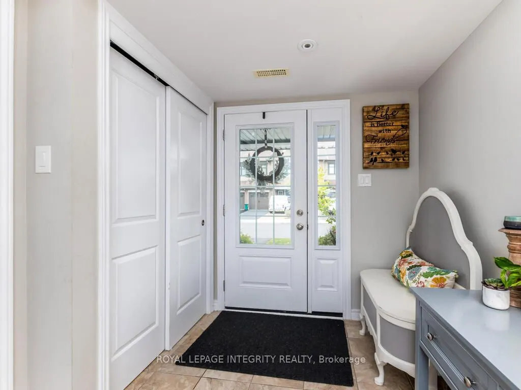 20 Fallengale Crescent W