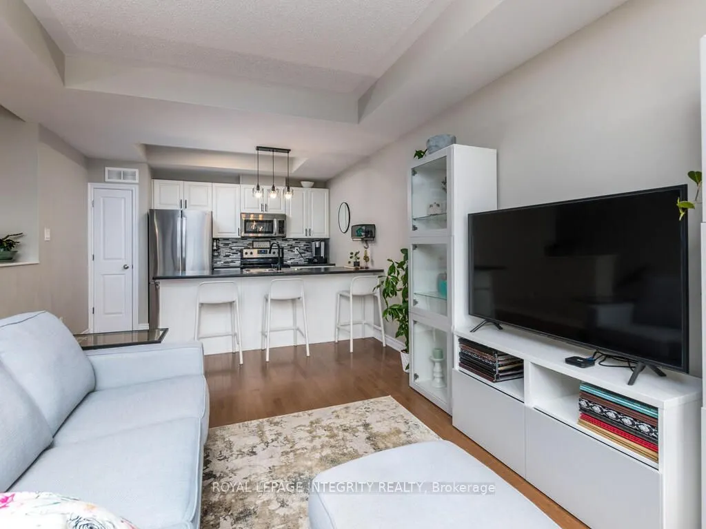 20 Fallengale Crescent W