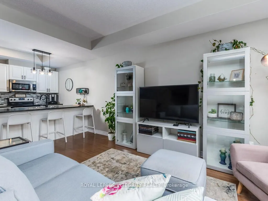 20 Fallengale Crescent W