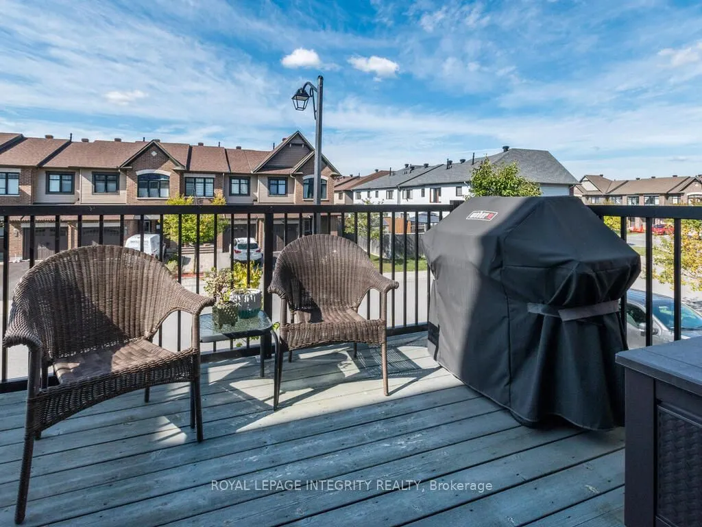 20 Fallengale Crescent W