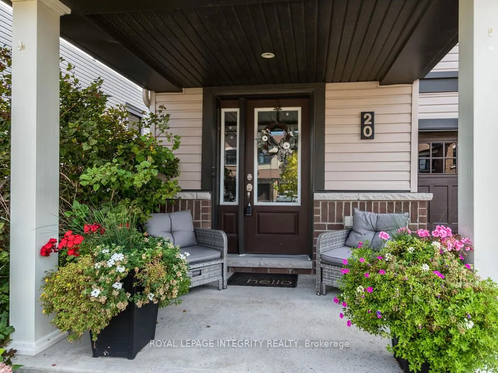 20 Fallengale Crescent W