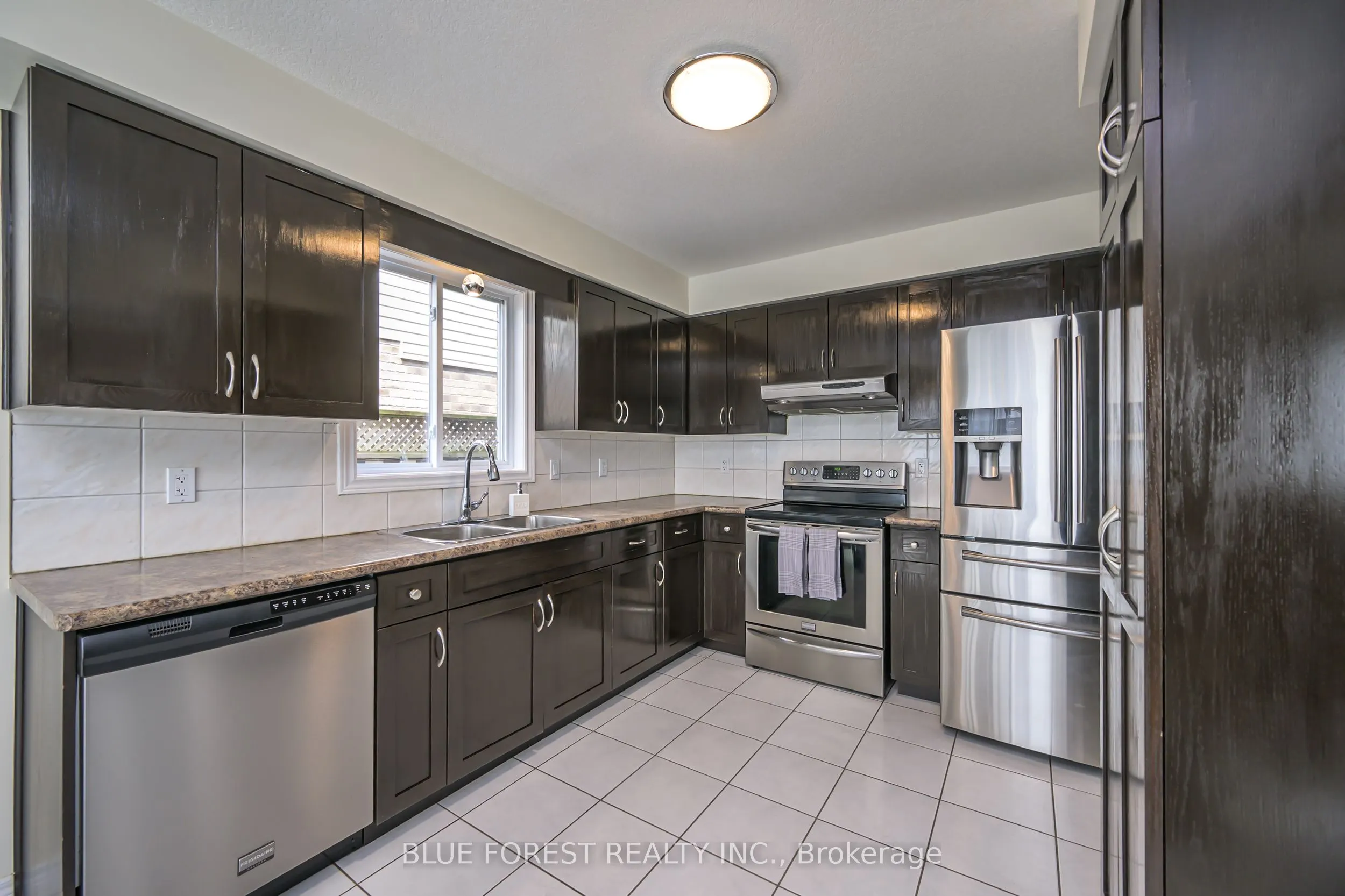 2875 Lemieux Walk