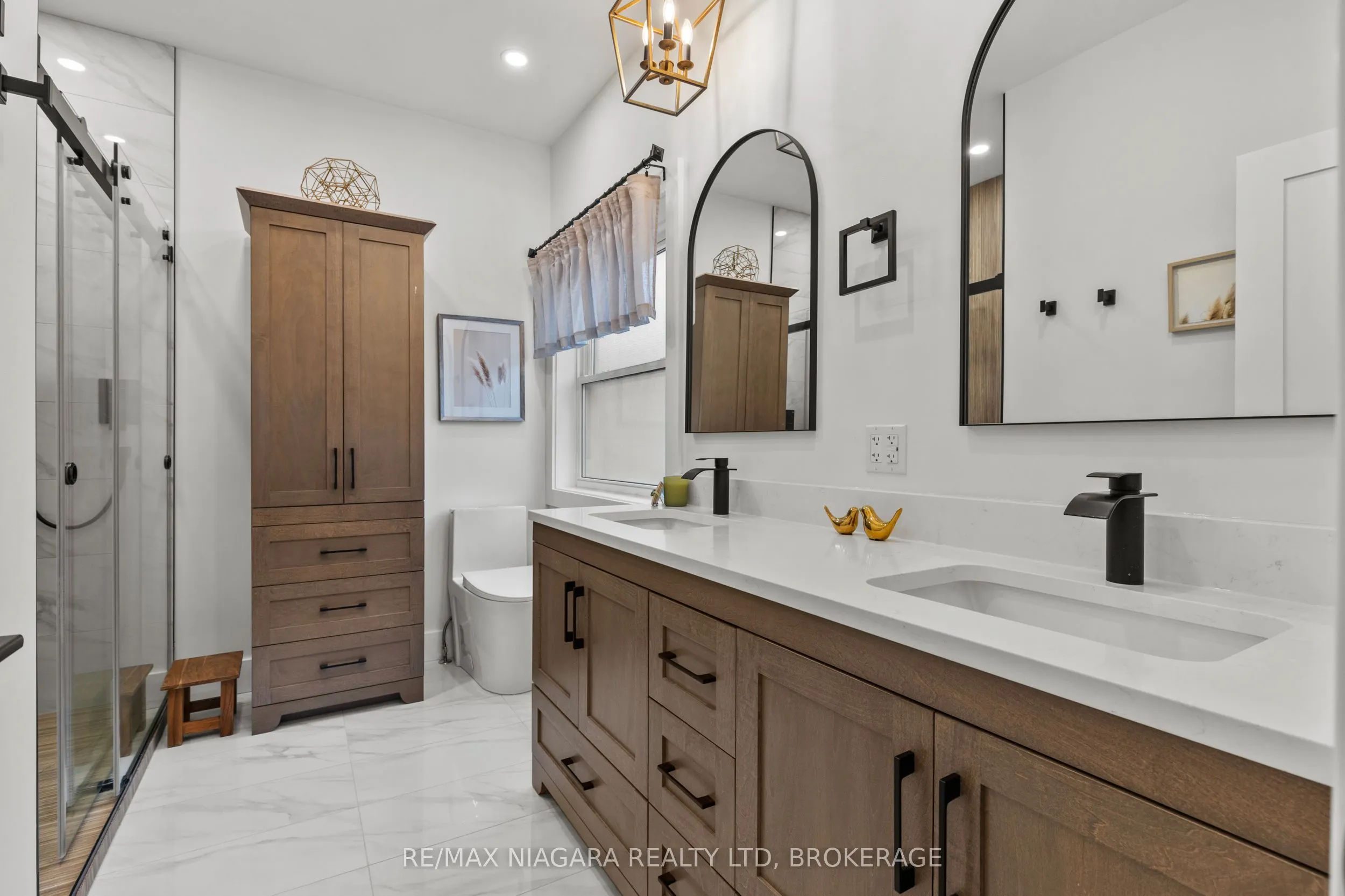 15 Loretta Drive