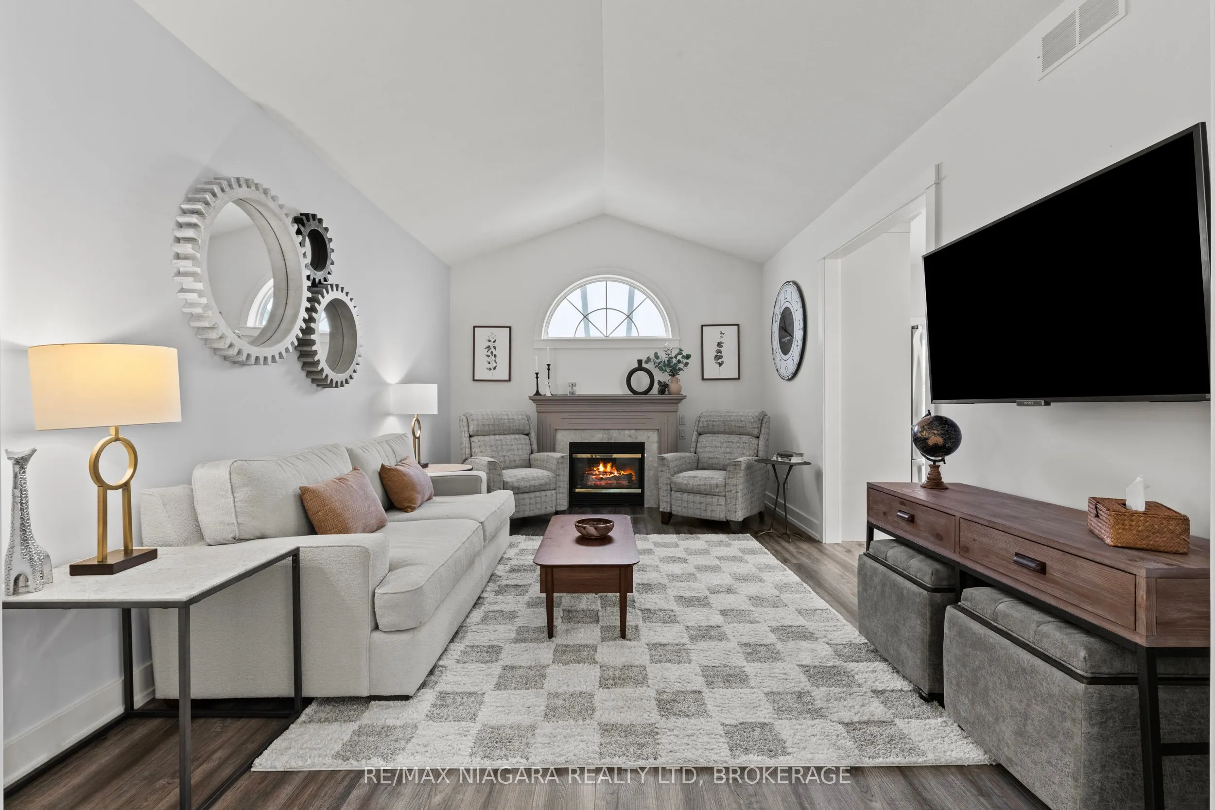 15 Loretta Drive