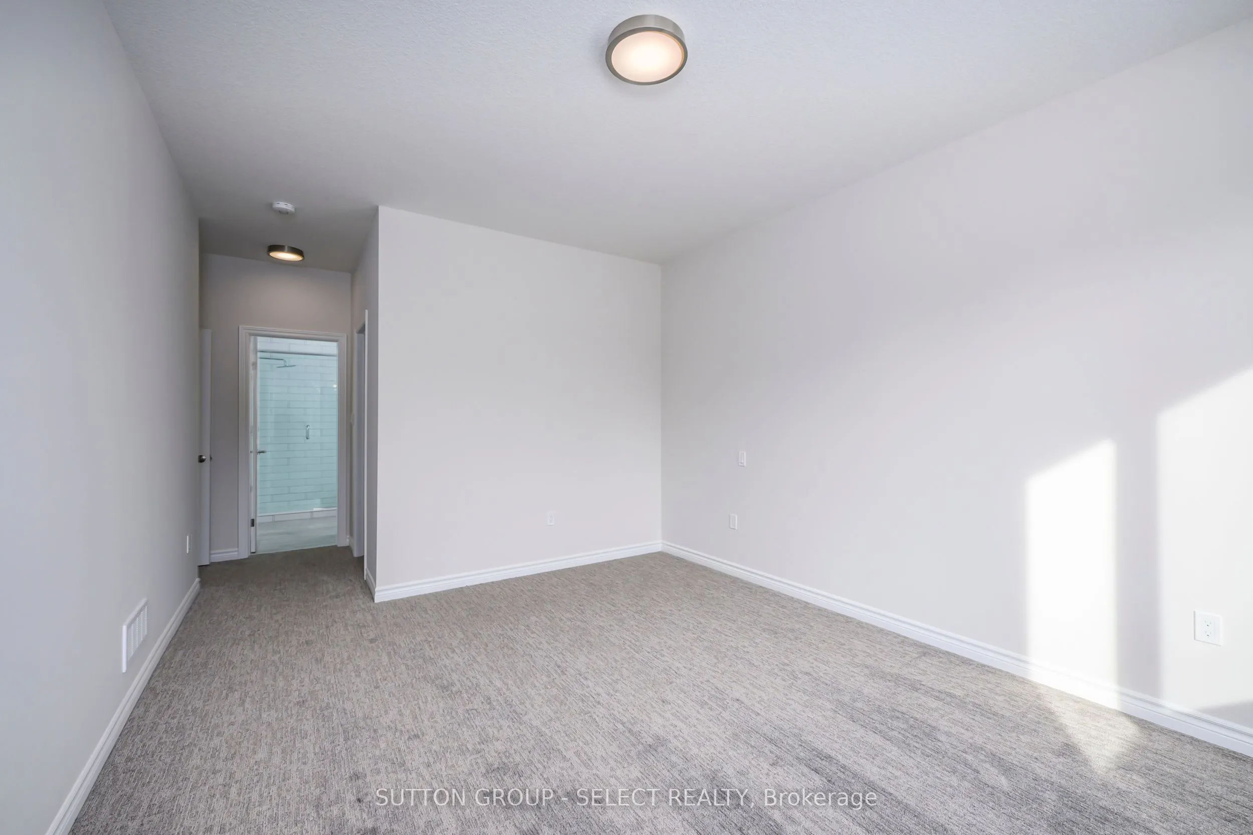 7 Spruce Crescent