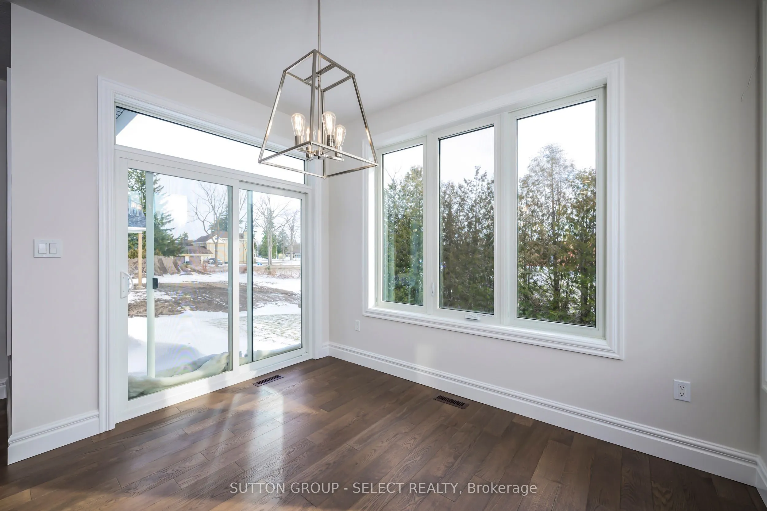 7 Spruce Crescent