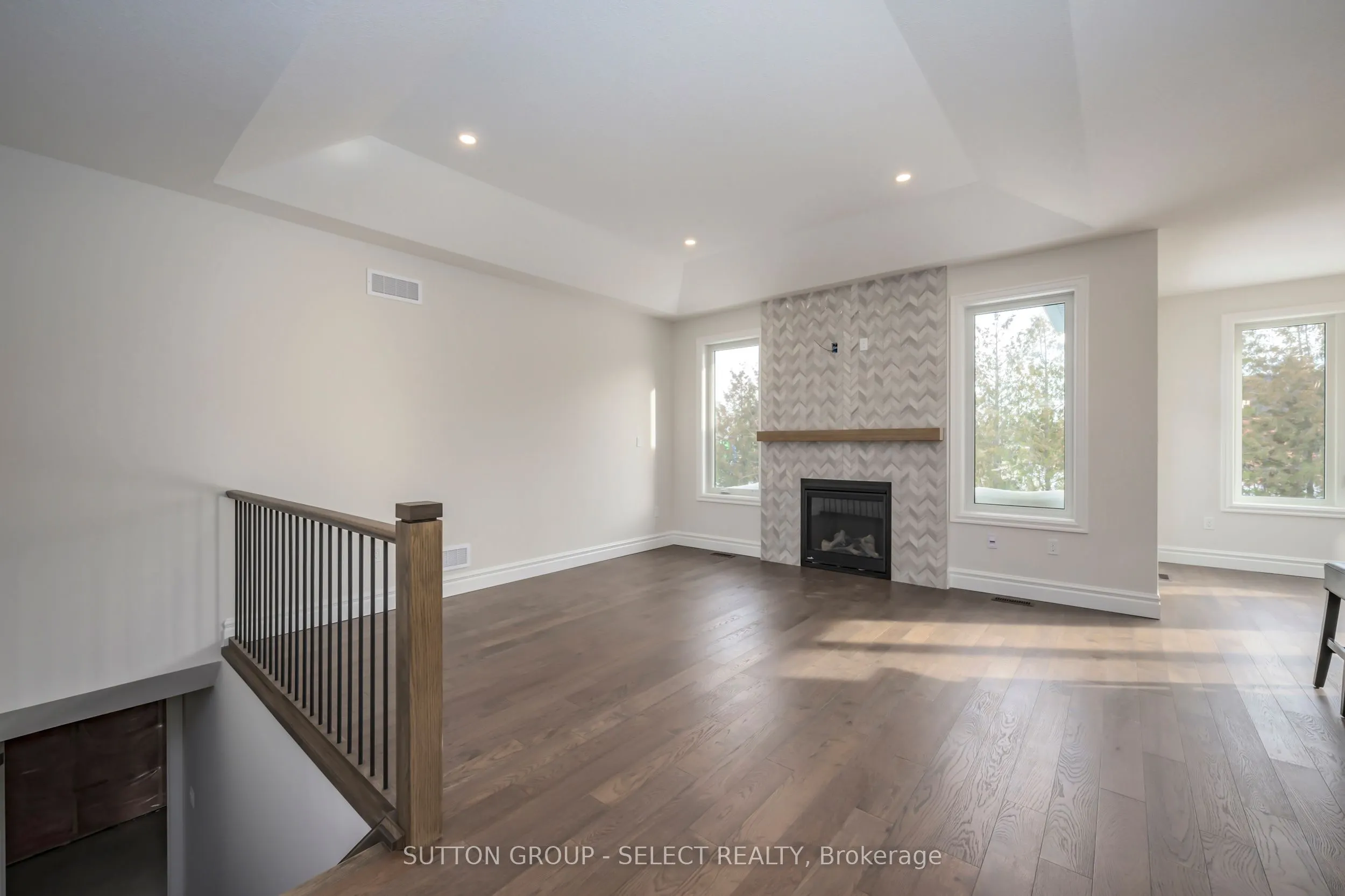 7 Spruce Crescent