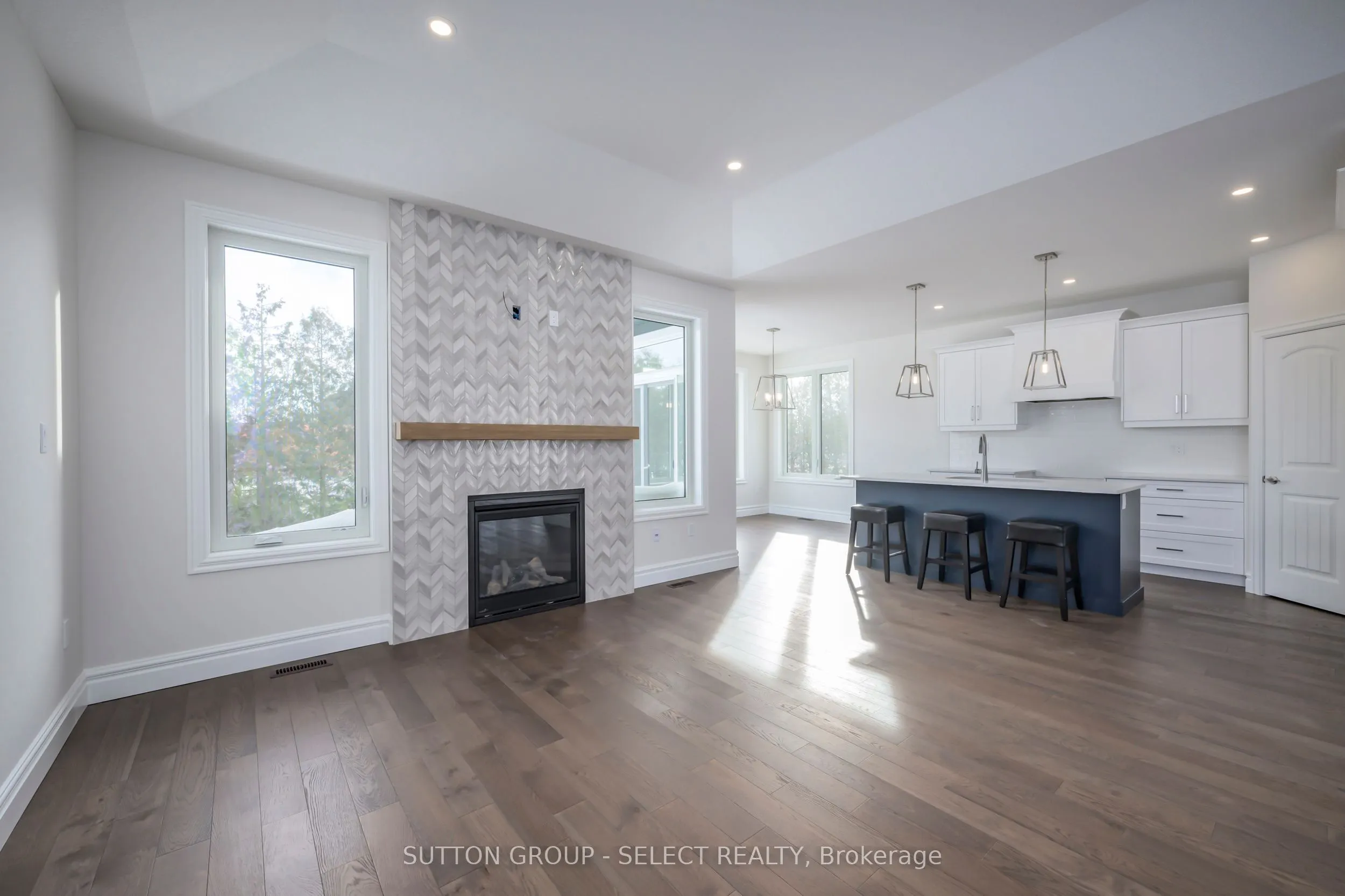 7 Spruce Crescent