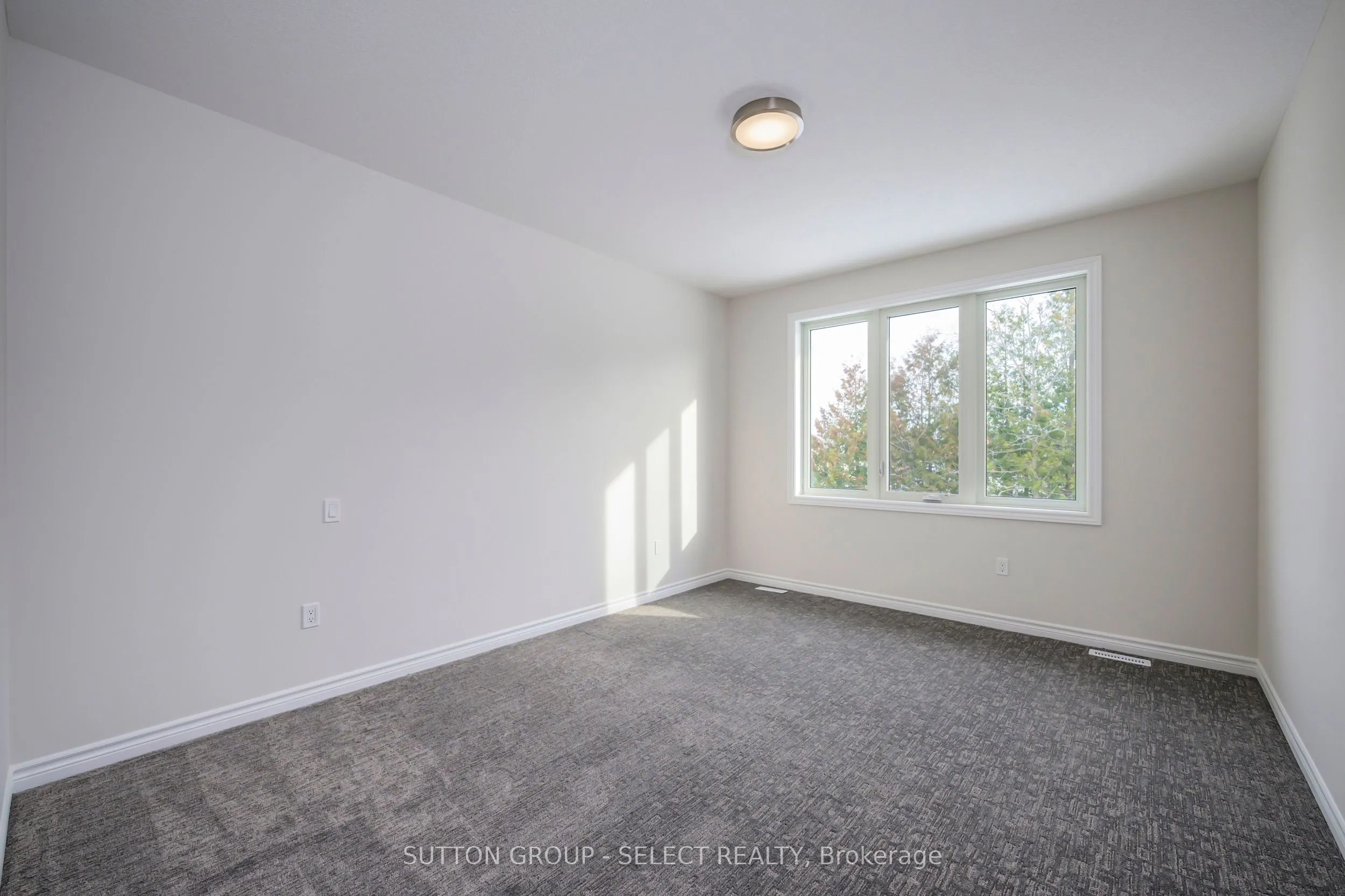 7 Spruce Crescent
