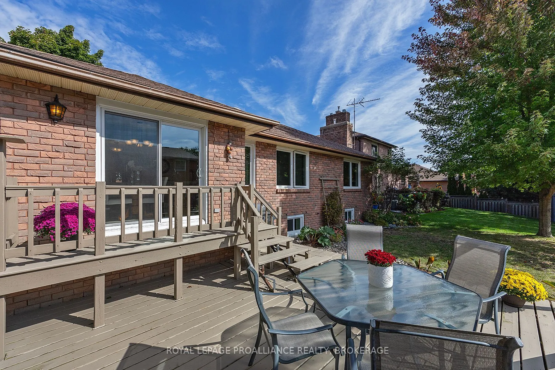 984 Ambleside Crescent