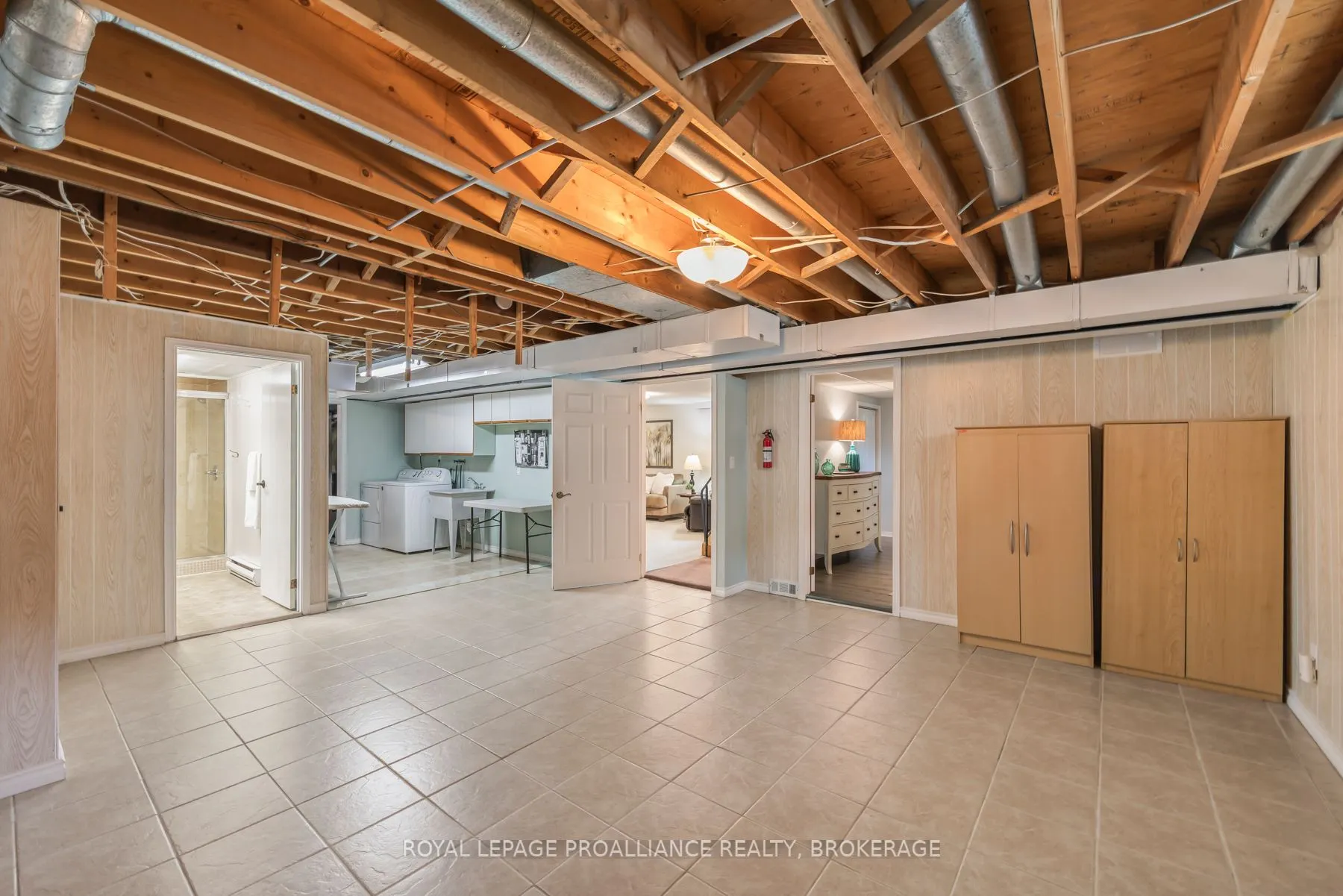 984 Ambleside Crescent