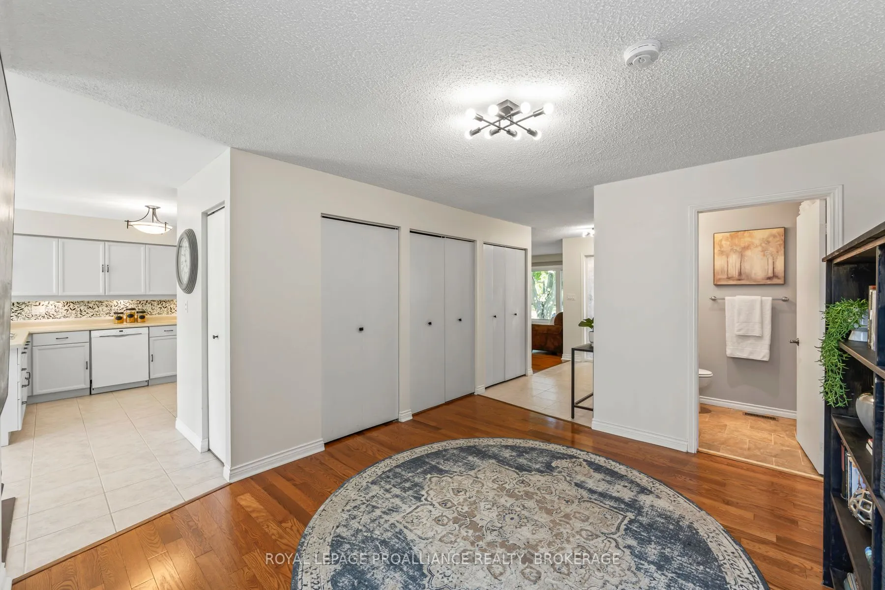 984 Ambleside Crescent