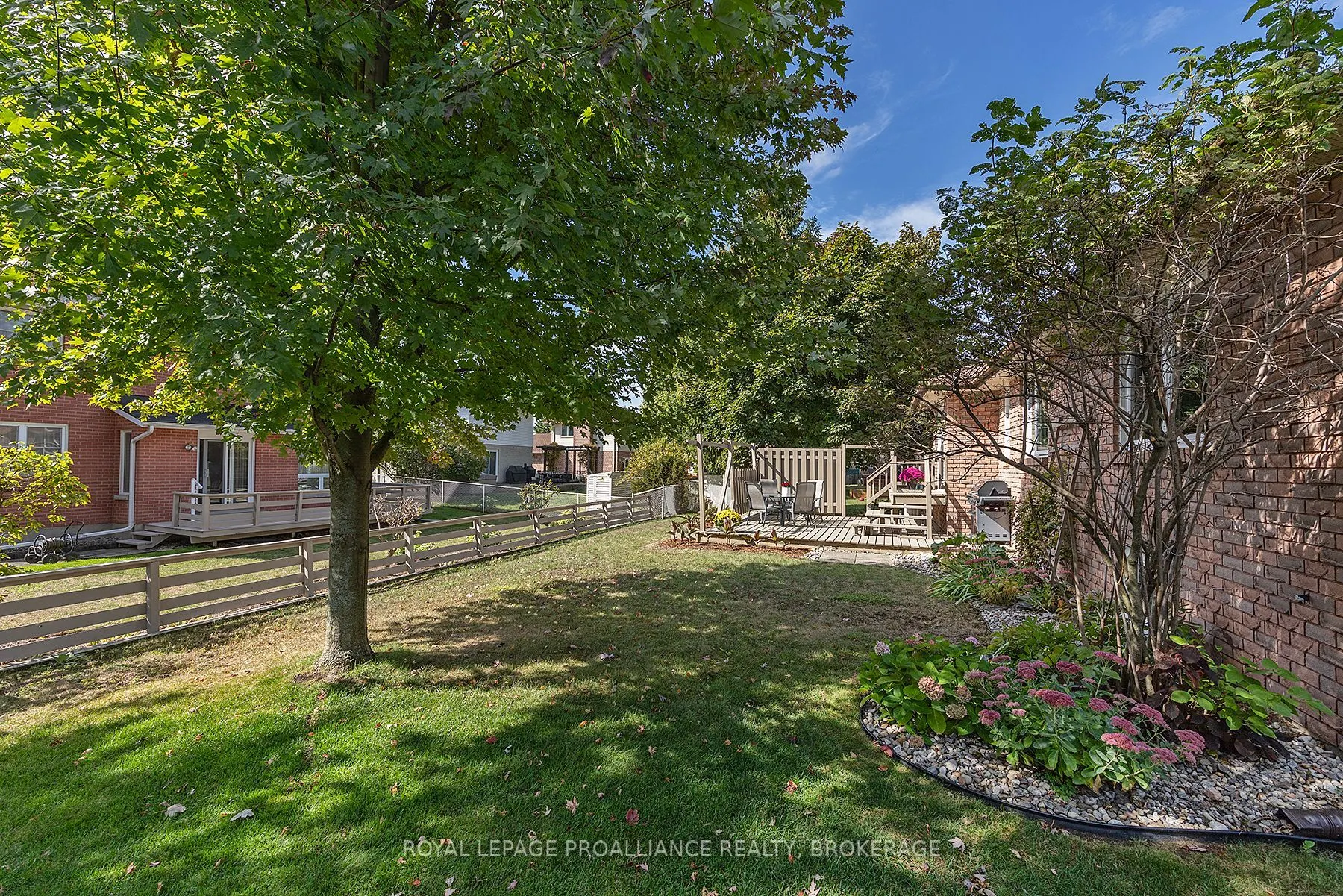 984 Ambleside Crescent