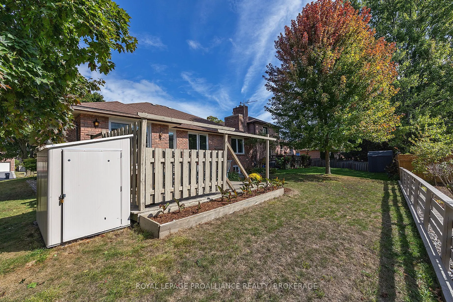984 Ambleside Crescent