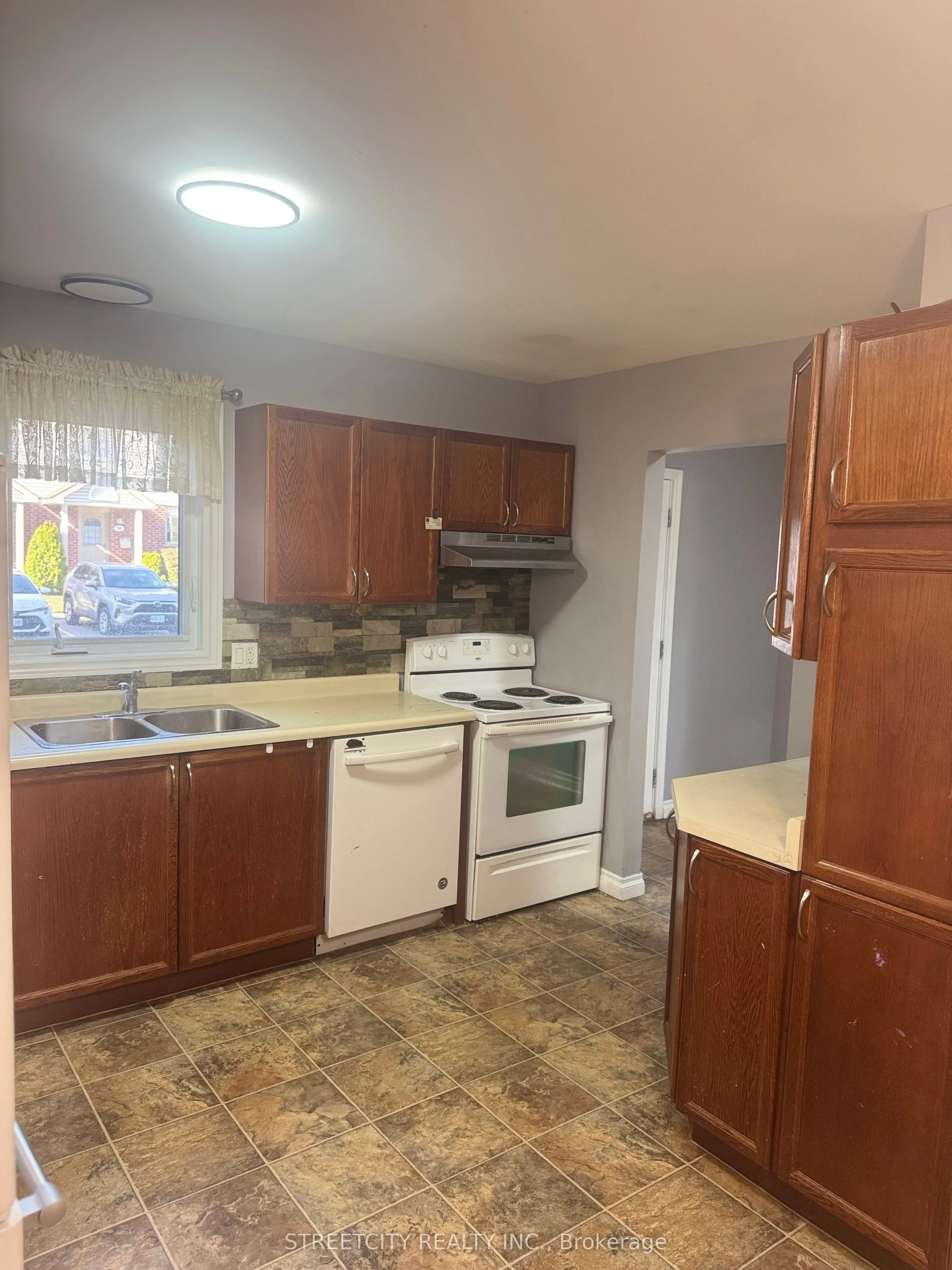 511 Admiral Drive, #63