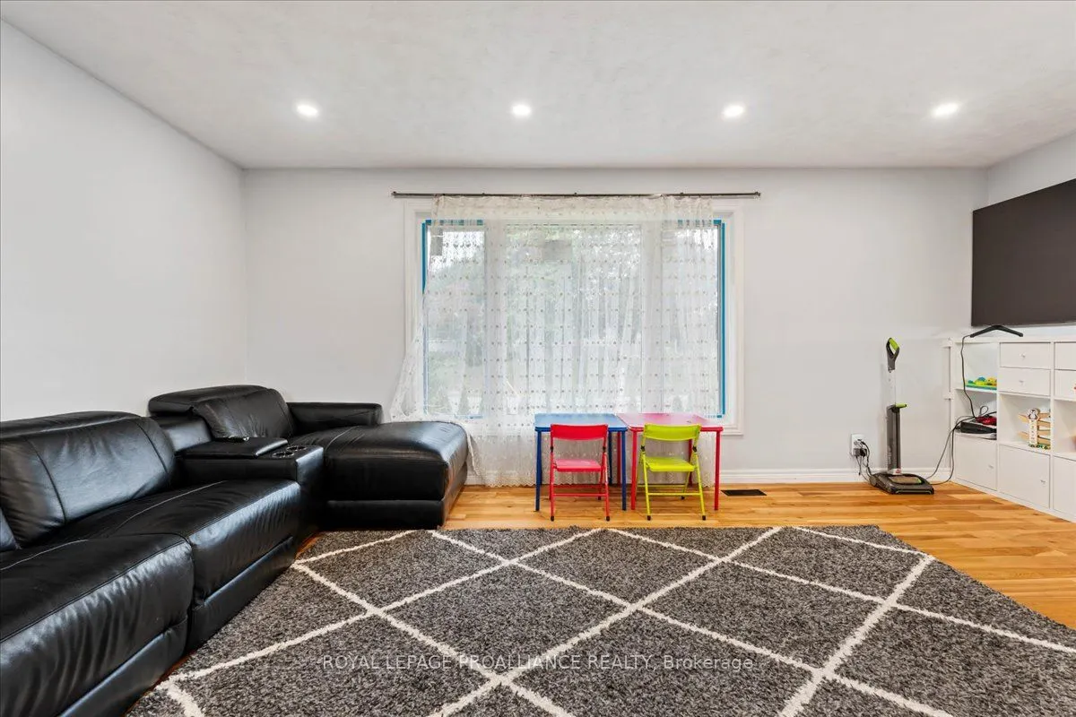 44 Meadowvale Avenue