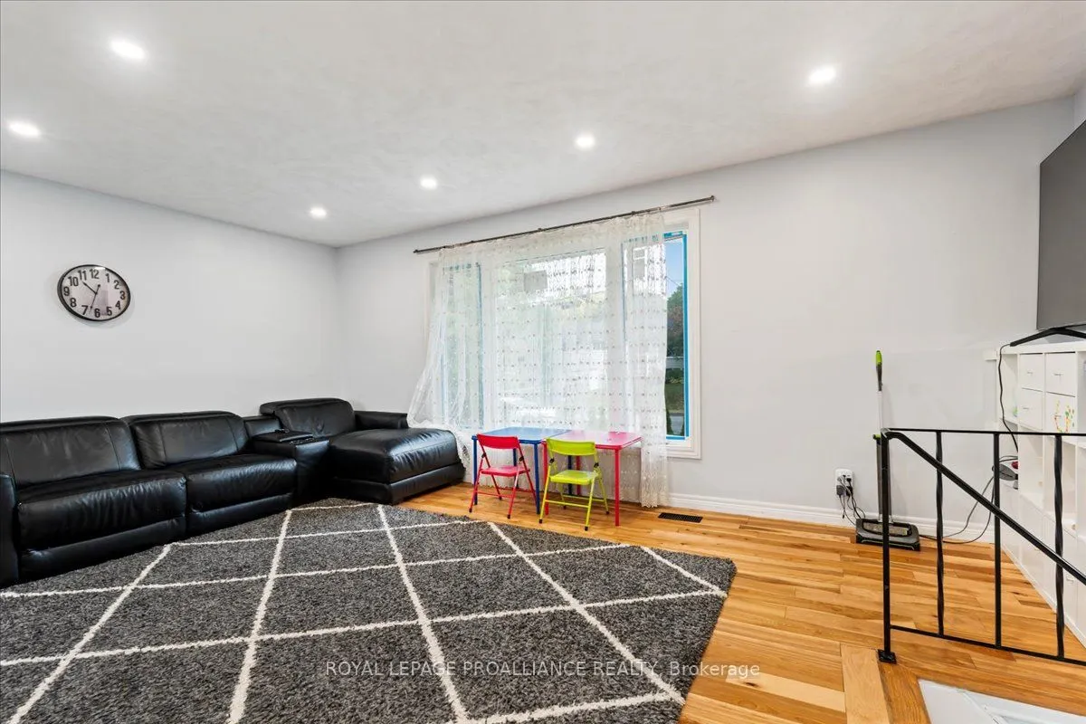 44 Meadowvale Avenue