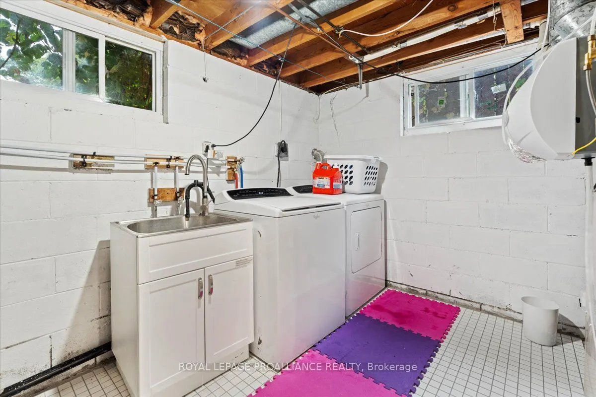 44 Meadowvale Avenue