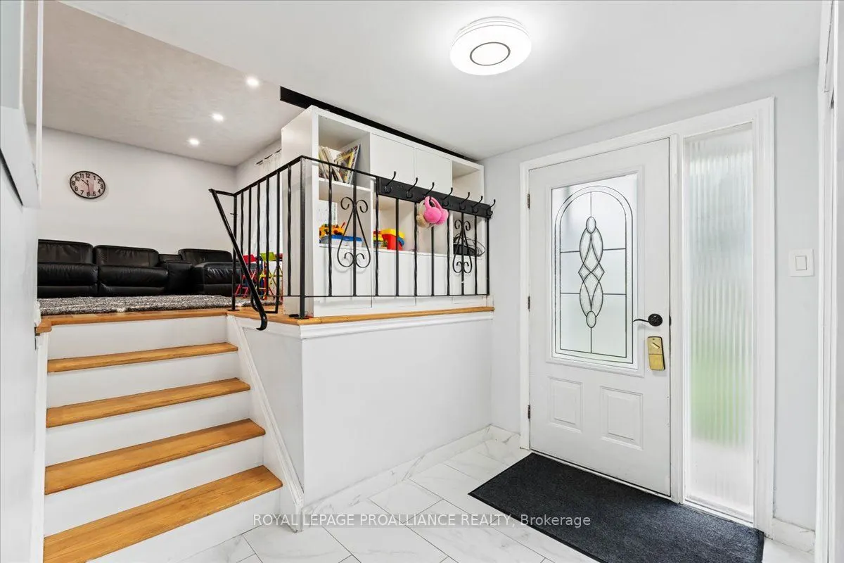 44 Meadowvale Avenue