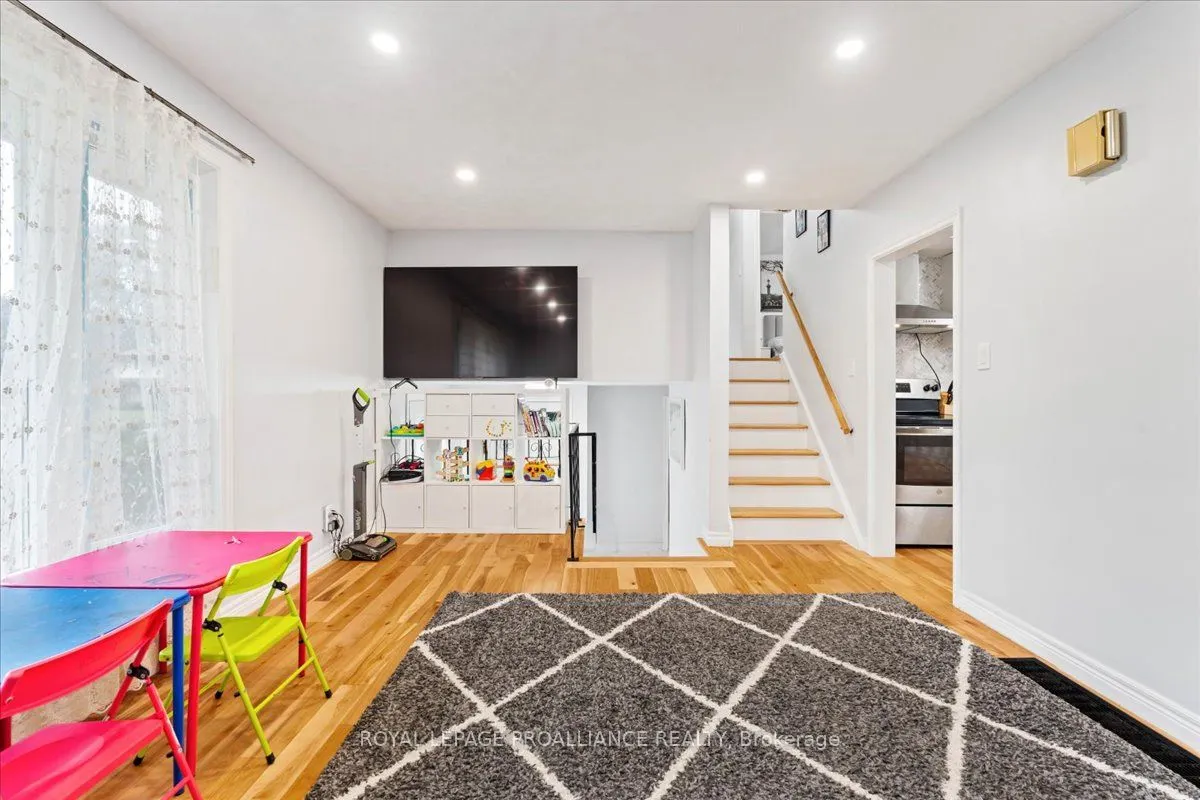 44 Meadowvale Avenue