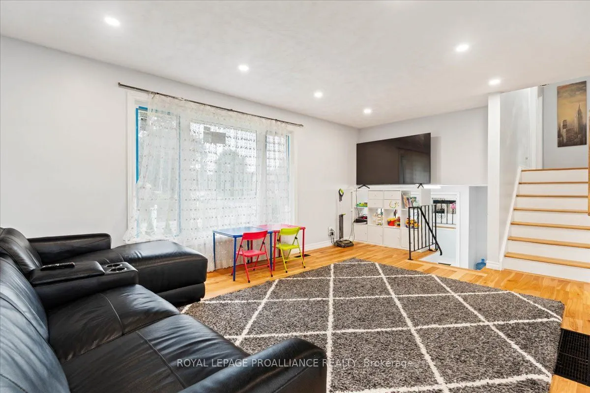 44 Meadowvale Avenue