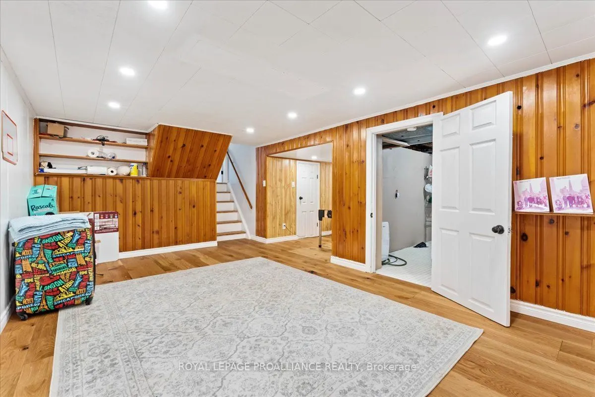 44 Meadowvale Avenue