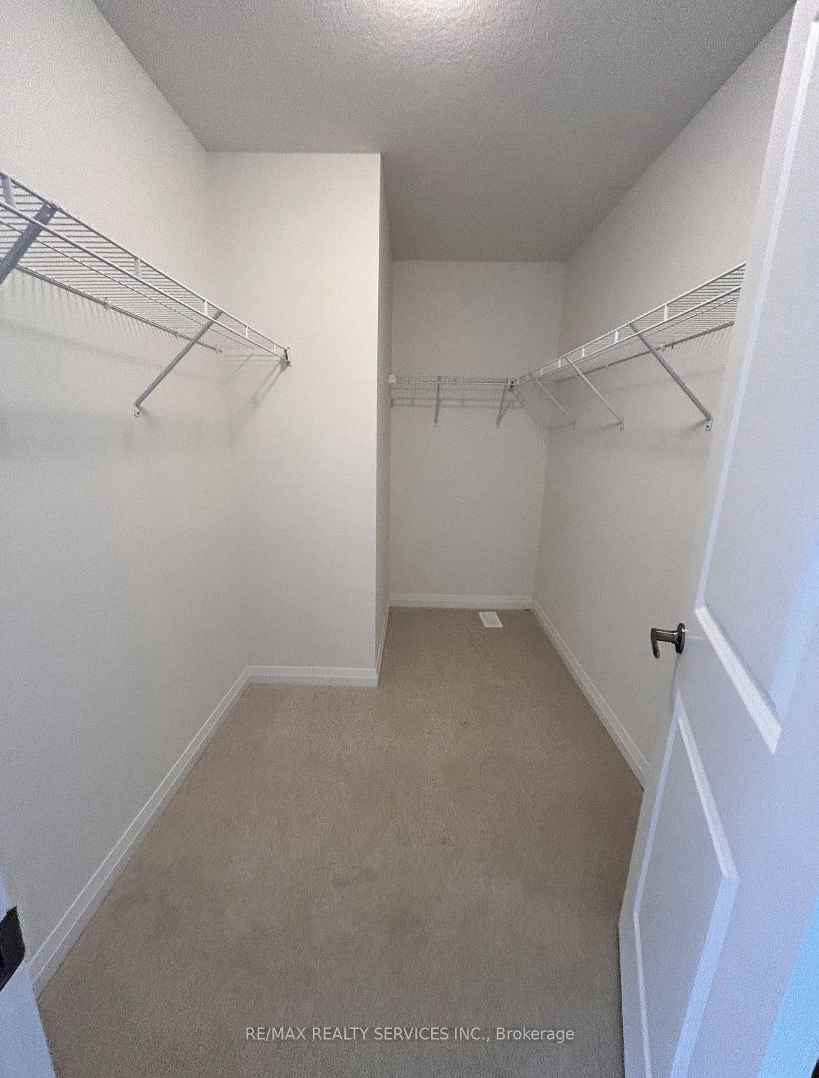 2 Stanley Avenue